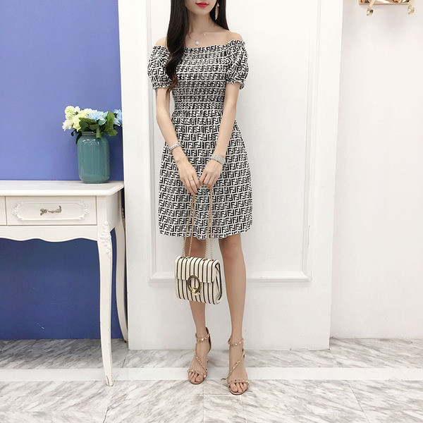 Rochie de dama cu buline cu maneci scurte in mai multe culori