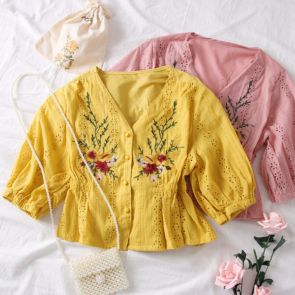 Cămașă modernă de damă în trei culori cu broderie