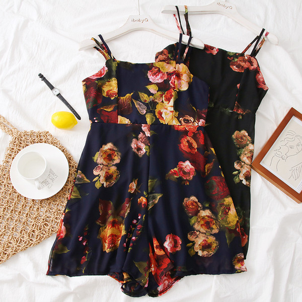 Salopeta de dama de culoare neagra cu motive florale