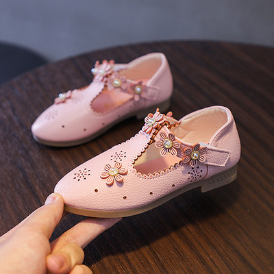 Модерни детски обувки от еко кожа с 3D елементи в три цвята