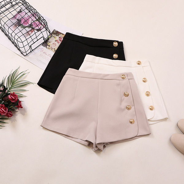 Stílusos női rövidnadrág gombokkal több színben