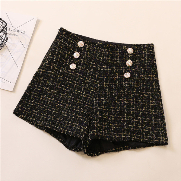 Pantaloni scurti eleganti de dama cu nasturi in mai multe culori