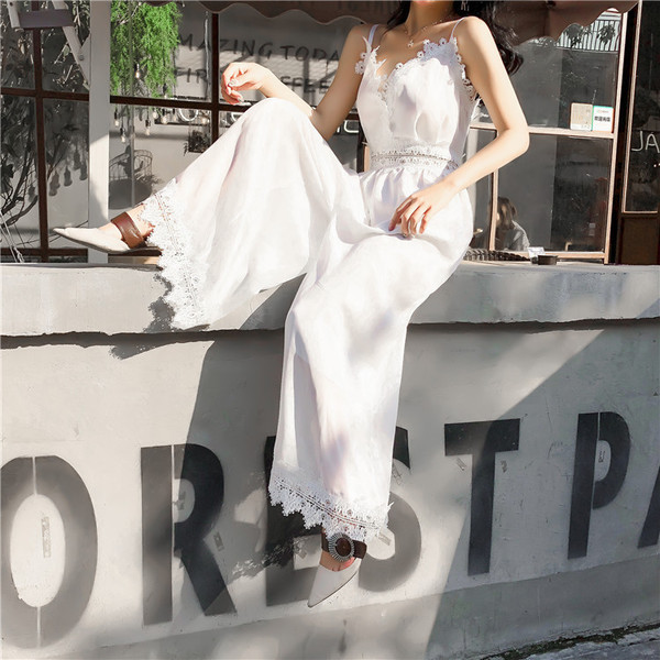 Rochie lungă de damă actuală în alb