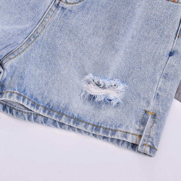 Pantaloni scurți de damă cu talie înaltă și motiv rupt