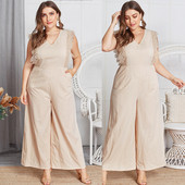 Salopetă elegantă de damă, cu decolteu în V, în bej