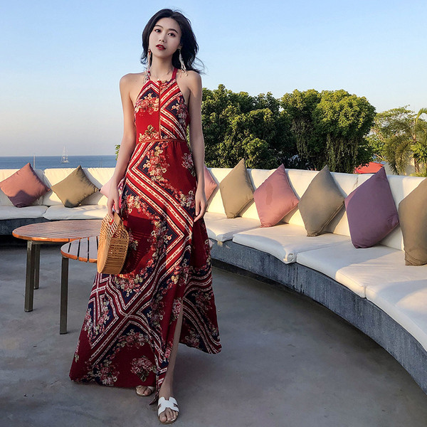 Rochie lungă de damă elegantă, cu spatele gol