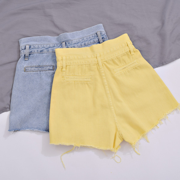 Pantaloni scurti eleganti de dama cu talie inalta in albastru si galben