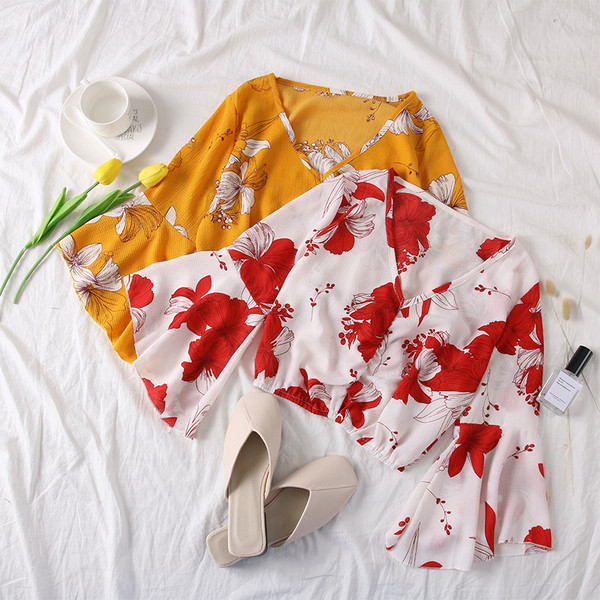 Bluză de damă elegantă cu mâneci lotus și decolteu în V în mai multe culori