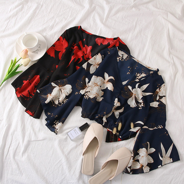 Bluză de damă elegantă cu mâneci lotus și decolteu în V în mai multe culori