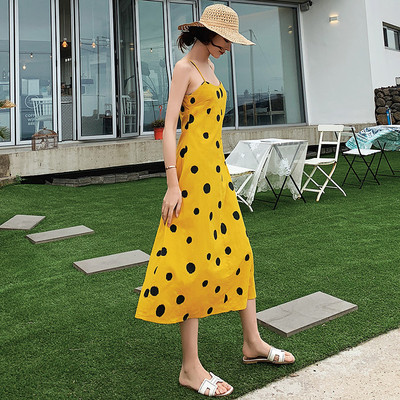 Rochie lunga de dama actuala de culoare galbena cu buline cu bretele subtiri