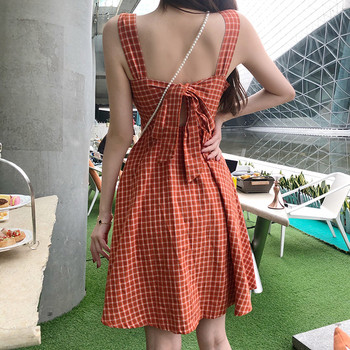 Rochie de dama moderna in carouri de culoare rosie - model croiat