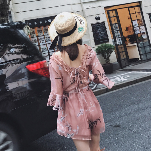 Salopetă scurtă de damă elegantă cu model floral