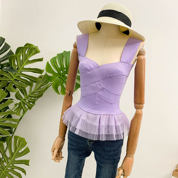 Top de damă modern în trei culori cu tul
