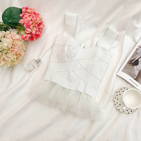 Top de damă modern în trei culori cu tul