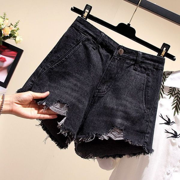 Pantaloni scurți moderni de damă în gri