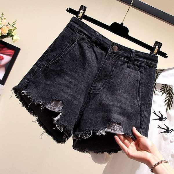 Pantaloni scurți moderni de damă în gri