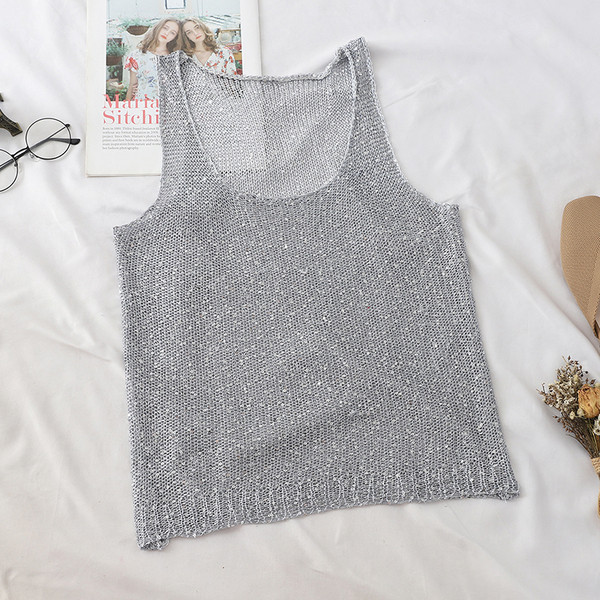 Top de damă actual în trei culori cu paiete