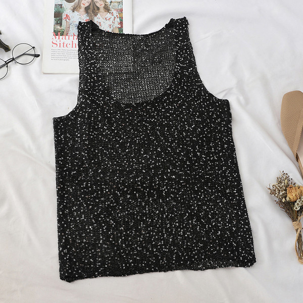 Top de damă actual în trei culori cu paiete