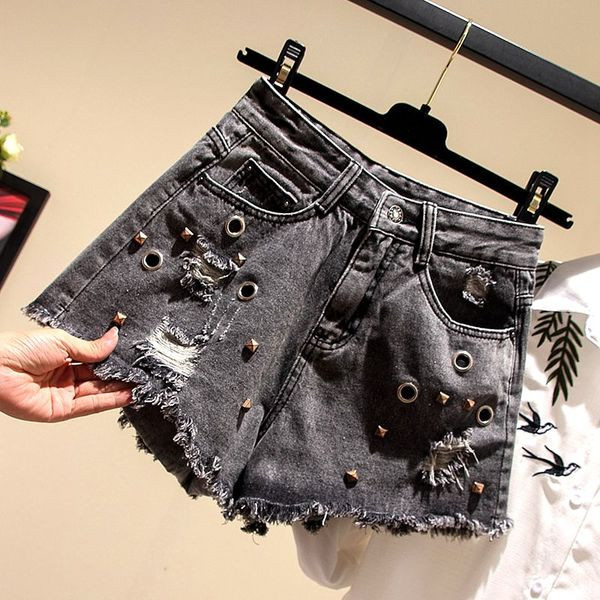 Pantaloni scurți casual de damă, de culoare gri, cu motive rupte