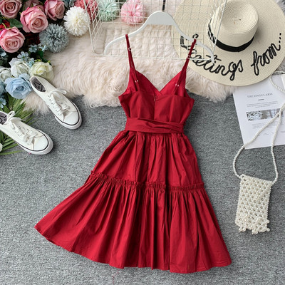 Rochie de dama cu panglica rosie