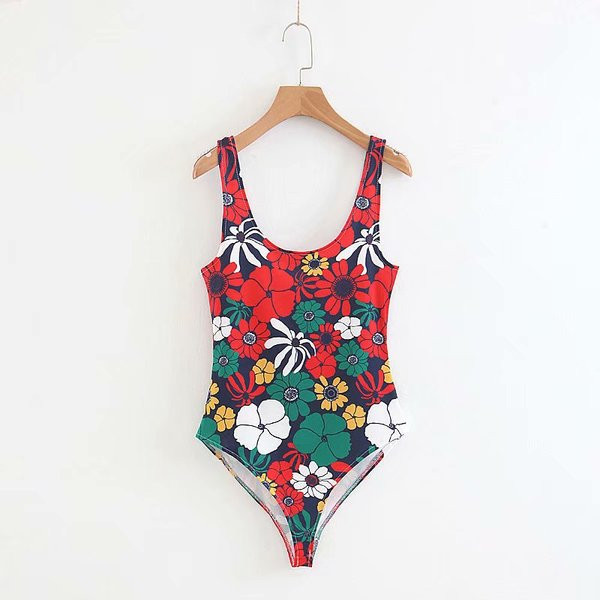 Costum de baie intreg de dama actual cu model floral