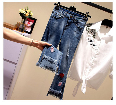 Blugi de dama moderni cu broderii si motive rupte