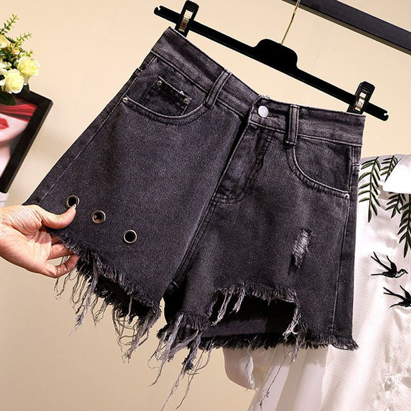 Pantaloni scurți casual de damă în gri