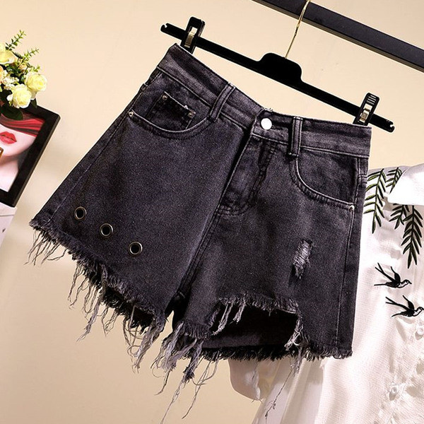 Pantaloni scurți casual de damă în gri