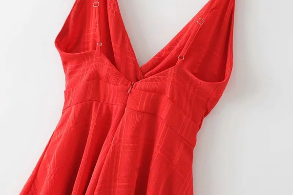 Salopeta de dama moderna cu bretele subtiri in doua culori