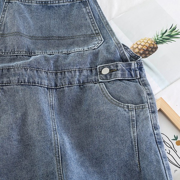 Model nou de salopete de dama din denim de culoare albastra