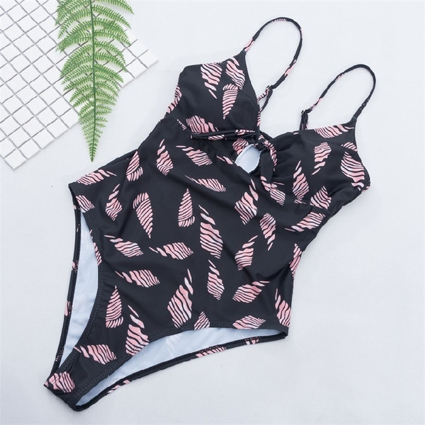 Costum de baie complet cu bretele și model floral