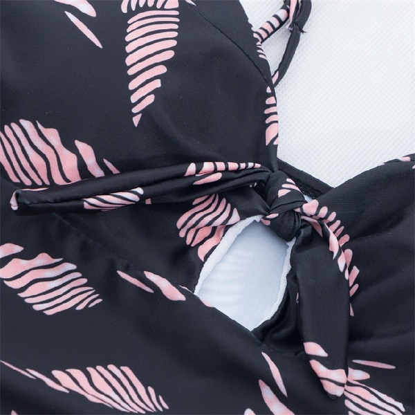 Costum de baie complet cu bretele și model floral