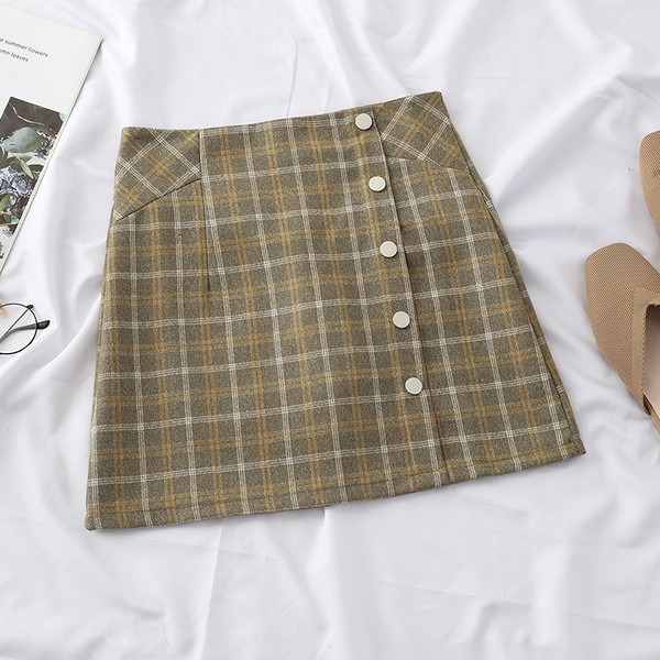 Fusta scurta dama in carouri cu nasturi in mai multe culori