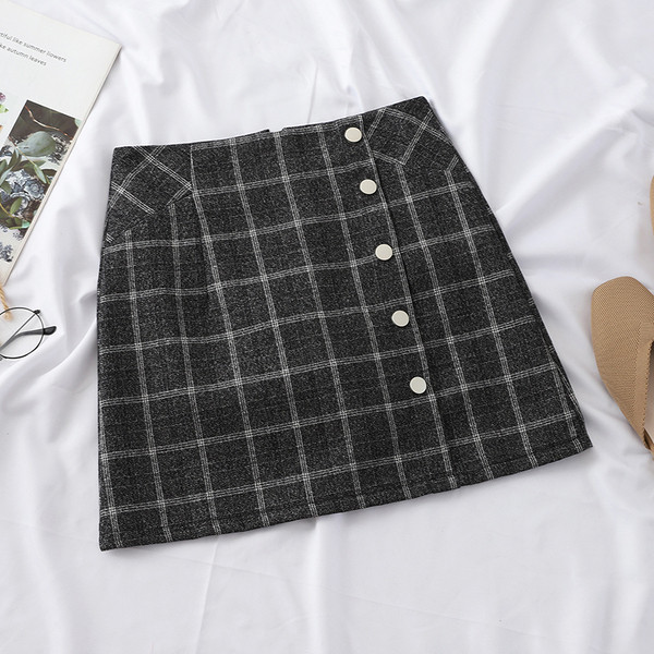 Fusta scurta dama in carouri cu nasturi in mai multe culori