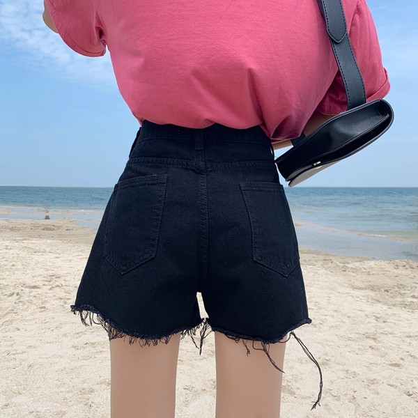 Pantaloni scurți de damă actuali în negru cu talie înaltă