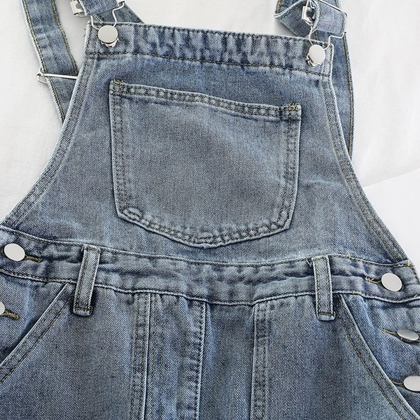 Salopeta de dama moderna cu bretele albastre