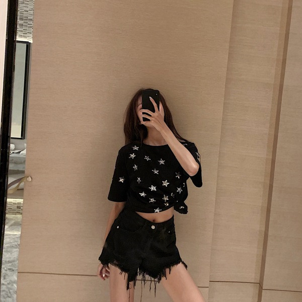 Pantaloni scurți casual dama in doua culori cu motive rupte