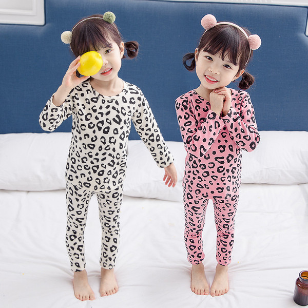 Pijamale pentru fete pentru copii în două părți cu model leopard în roz și alb