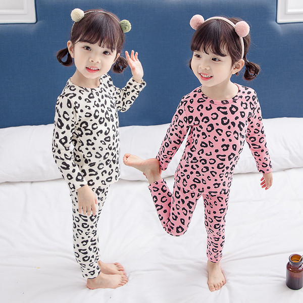 Pijamale pentru fete pentru copii în două părți cu model leopard în roz și alb