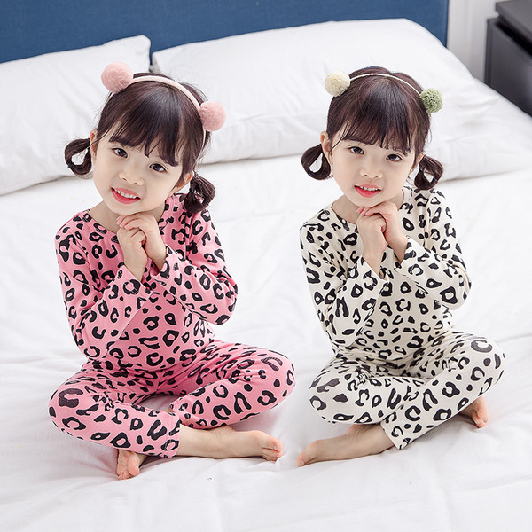 Pijamale pentru fete pentru copii în două părți cu model leopard în roz și alb