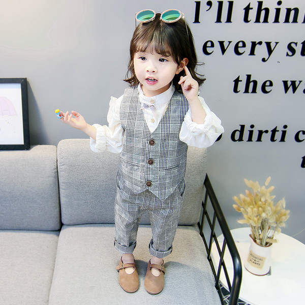 Set elegant pentru copii, care include o vestă și pantaloni de culoare gri