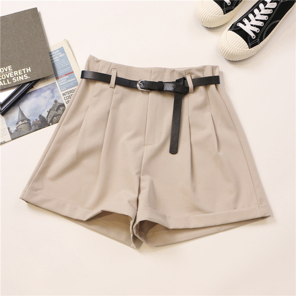 Pantaloni scurti de dama cu curea si buzunare in mai multe culori