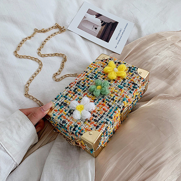 Rochie colorată de damă cu flori element 3D