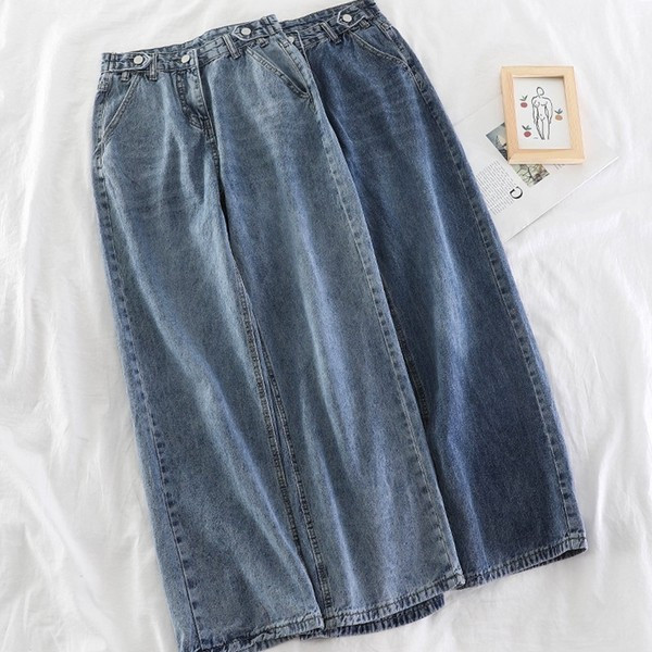 Blugi de dama actuali model drept in culoarea albastra