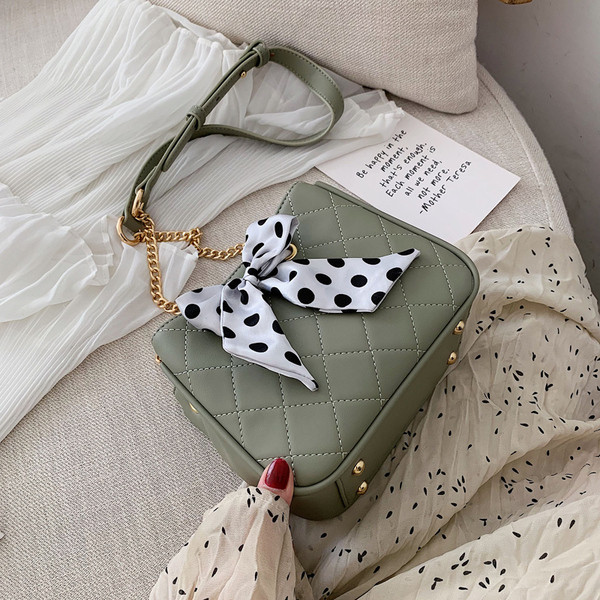 Geanta de dama moderna cu panglica si maner lung