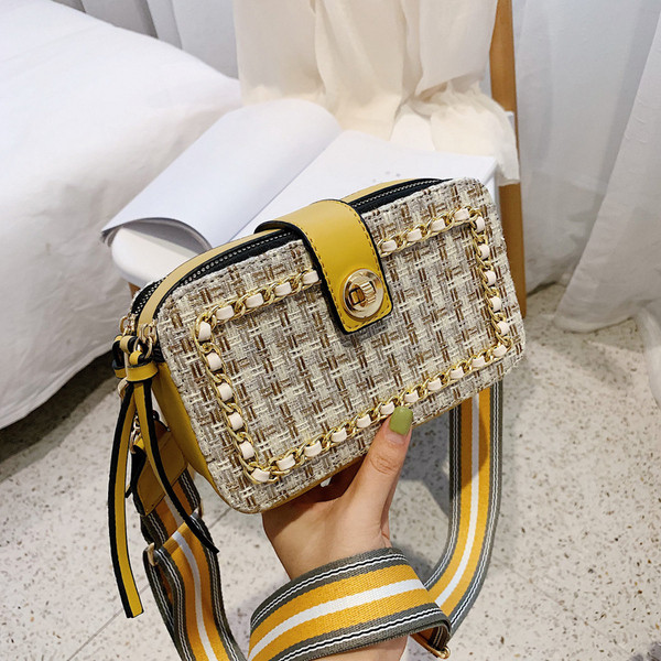 Geanta de dama cu inchidere metalica in patru culori