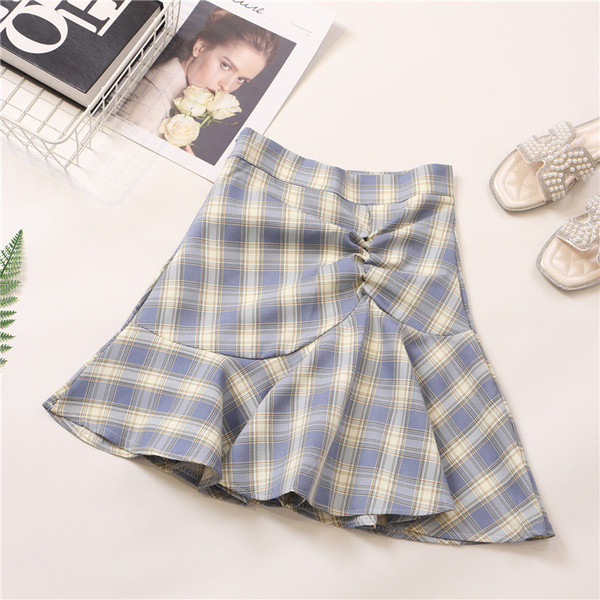 Model fustă de damă croiată în mai multe culori