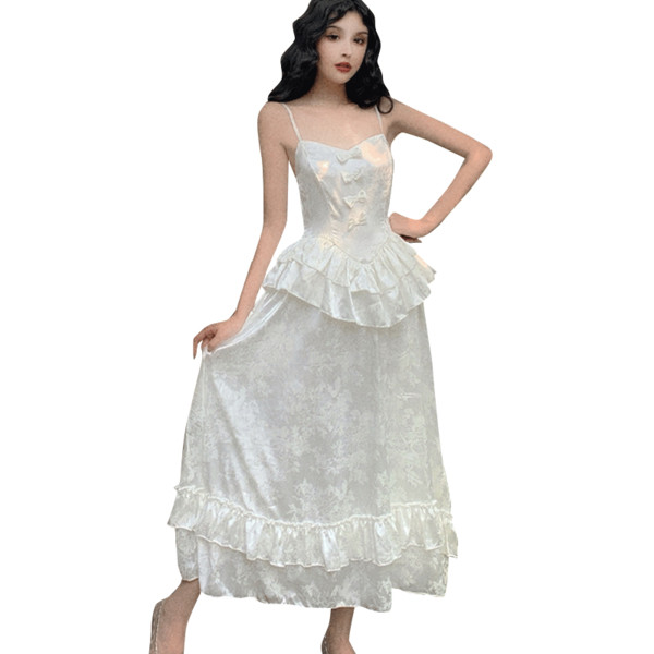 Rochie elegantă de damă în alb, cu bretele subțiri