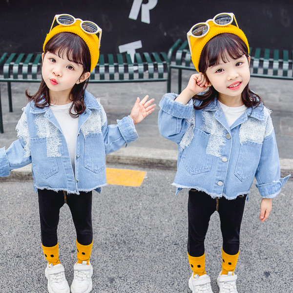 Geaca de blugi pentru copii moderna cu dantela de culoare deschisa