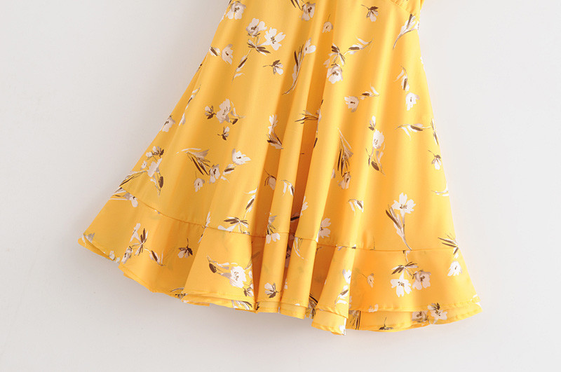 Rochie elegantă de damă, cu decolteu în V adânc, de culoare galbenă